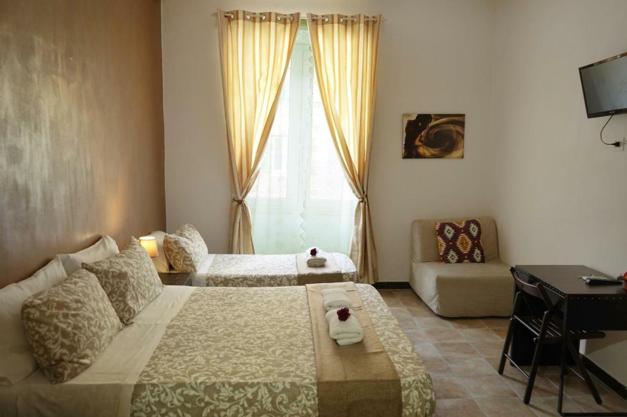 Hosting Flats Guesthouse Rom Exterior foto